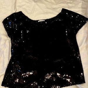 Black sequins shirt. Worn twice. From Vici.